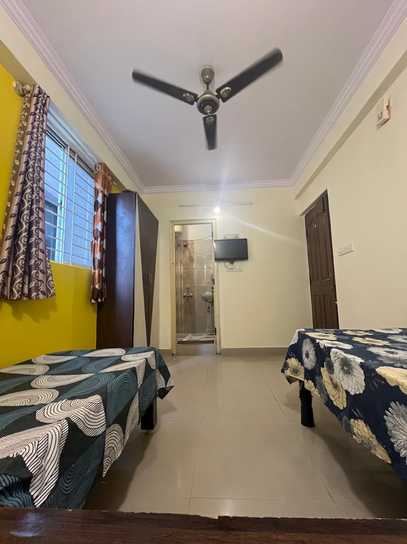 GAYATRI LUXURY LADIES PG - ladies PG near Christ University