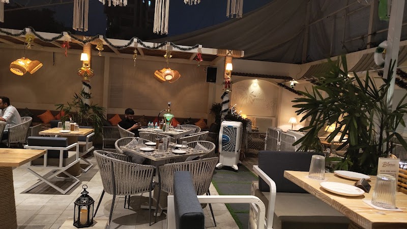 Blanco Bar by the pool - Blanco Bar by the pool 3rd floor, C'est, La Vie building, Hill Rd, Bandra West, Mumbai, Maharashtra 400050, India