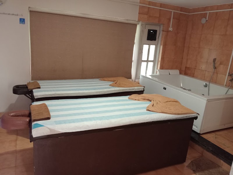 Calm And Cozy Massage - Calm And Cozy Massage Candolim Beach Rd, near Radisson hotel, Murrod Vaddo, Candolim, Goa 403515, India