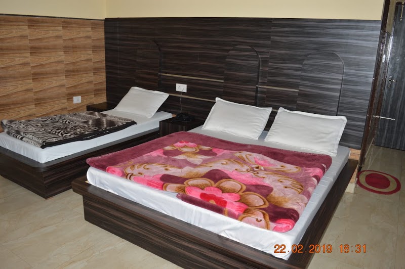 shradhaluniwas - shradhaluniwas, behind hotel vishal, arli road katra( shortcut railway road, Second lane from, hotel vishal, to, Arli Road, Katra, 182301