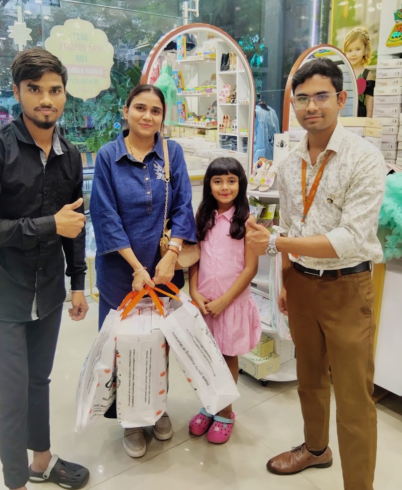 Mumkins Kids Wear - Mumkins Kids Wear opp. Anand Plaza, near Lake City Mall, Ayad, Kharakua, Udaipur, Rajasthan 313001, India