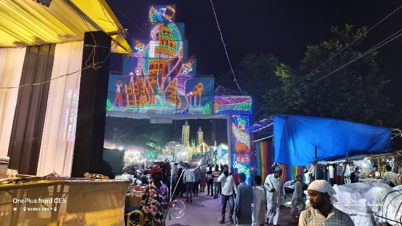 Hazrat Baba Sayyad Insaan Ali Shah R.A. Dargah - Hazrat Baba Sayyad Insaan Ali Shah R.A. Dargah 593H+P6X, Lutra Sharif, Chhattisgarh 495559, India