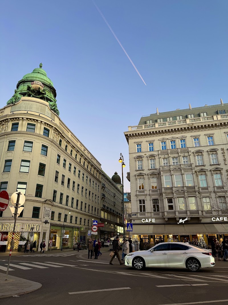 Future Bus Tours - Future Bus Tours, Albertinapl., 1010 Wien, Austria