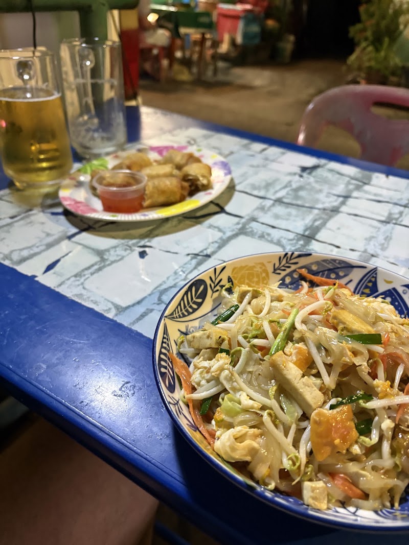 Jeng Noodle Thai Food & Vegetarian - Jeng Noodle Thai Food & Vegetarian 30 Soi Samsen 4, Khwaeng Ban Phan Thom, Khet Phra Nakhon, Krung Thep Maha Nakhon 10200, Thailand