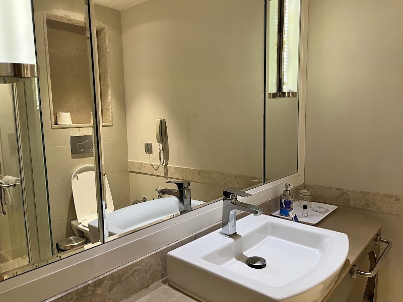 Hotel Singhania Sarovar Portico,Raipur - Hotel Singhania Sarovar Portico,Raipur Great Eastern Rd, near AIIMS Hospital, Sarvodaya Nagar, Tatibandh, Raipur, Chhattisgarh 492099, India