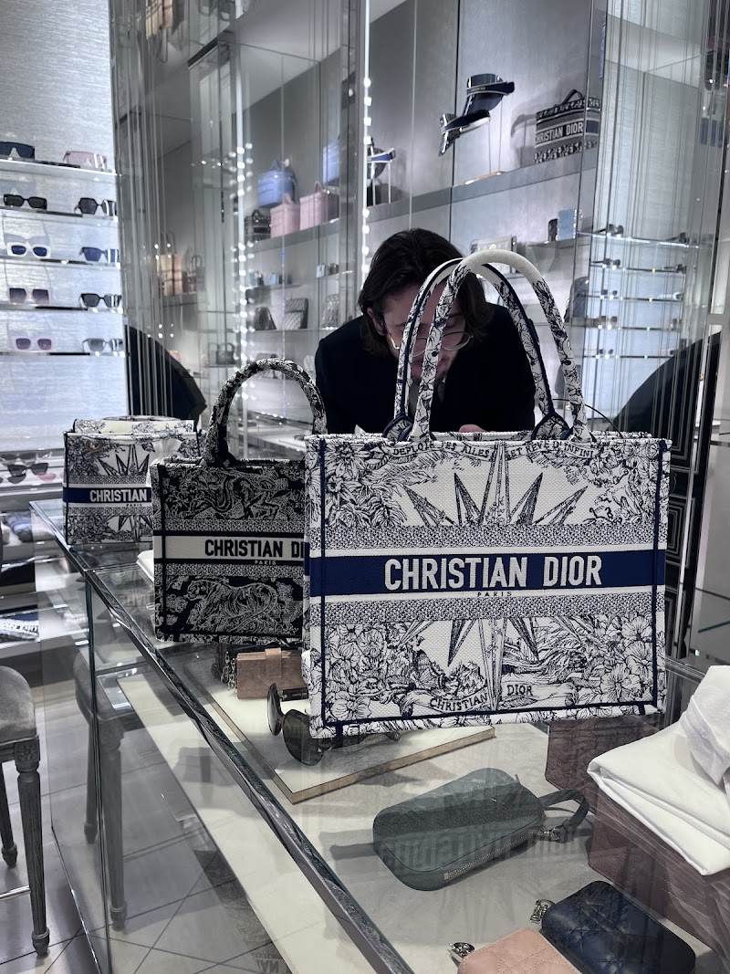 DIOR Frankfurt Goethestrasse - DIOR Frankfurt Goethestrasse, Goethestraße 13, 60313 Frankfurt am Main, Germany