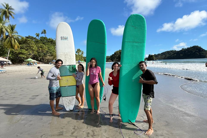 KE-9 WATERFALL BASE & SURF MANUEL ANTONIO - KE-9 WATERFALL BASE & SURF MANUEL ANTONIO, Playa espadilla, Provincia de Puntarenas, Quepos, 60601, Costa Rica