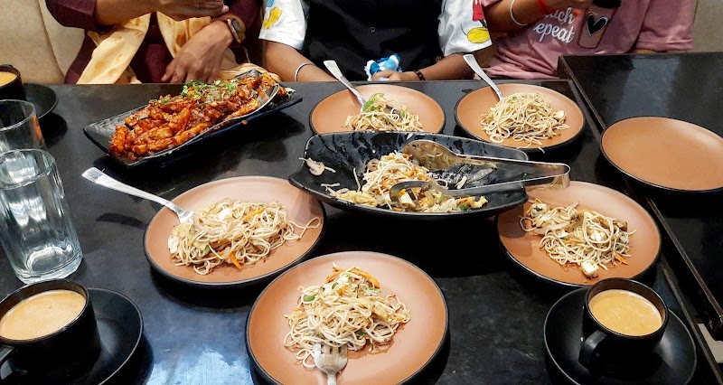 NARAYAN'S PURE VEG RESTAURANT - NARAYAN'S PURE VEG RESTAURANT Narayans Pure Veg Restaurant 14/15/26A,Stanley Road, Patrika Marg, Chauraha, Civil Lines, Prayagraj, Uttar Pradesh 211001, India
