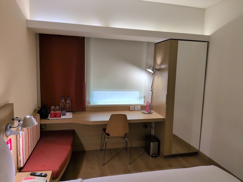 ibis Hyderabad HITEC City - ibis Hyderabad HITEC City, Plot 3, Hitech City Main Rd, HUDA Techno Enclave, HITEC City, Hyderabad, Telangana 500081, India