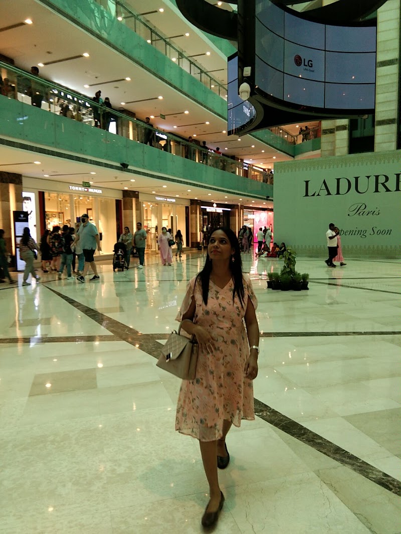 Mango - Mango G33W+QWX, Ambience Island, DLF Phase 3, Sector 24, Gurugram, Haryana 122010, India
