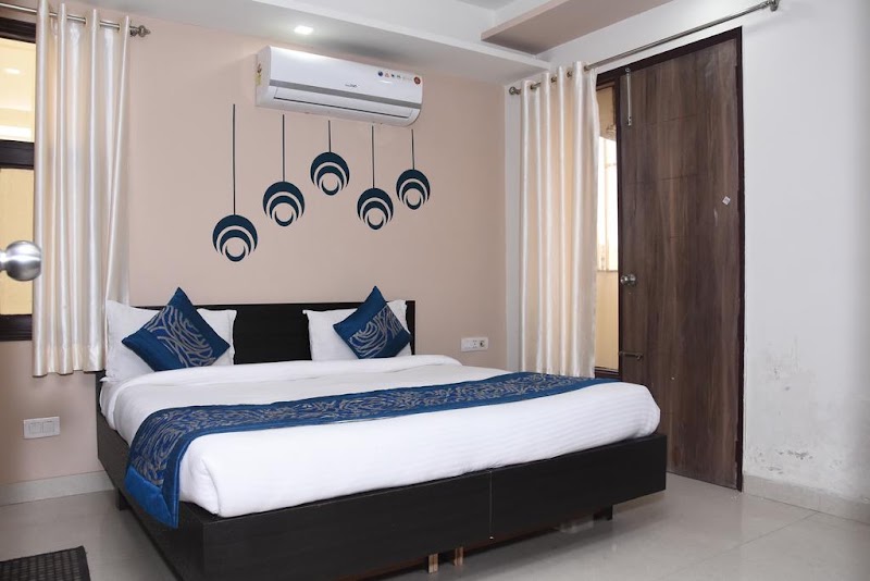 Braj Villas Family Suits - Braj Villas Family Suits HM9F+7JF, 384, Chaitanya Vihar Phase 1, Chaitanya Vihar, Vrindavan, Uttar Pradesh 281121, India