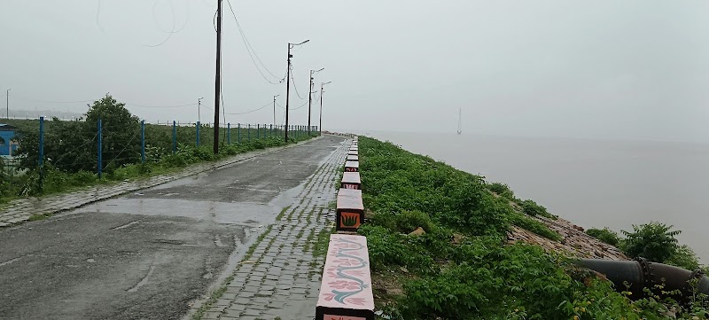 Prayagraj Marine drive - Prayagraj Marine drive FV4P+Q2F, Daraganj, Prayagraj, Uttar Pradesh 211002, India