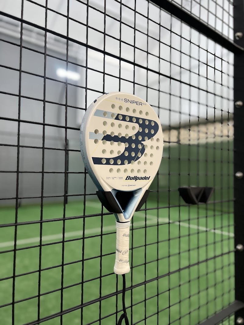 Roots Padel House - Roots Padel House Blok 37 No. 36, Jl. Penyelesaian Tomang II, RT.3/RW.1, Meruya Utara, Kec. Kembangan, Kota Jakarta Barat, Daerah Khusus Ibukota Jakarta 11620, Indonesia