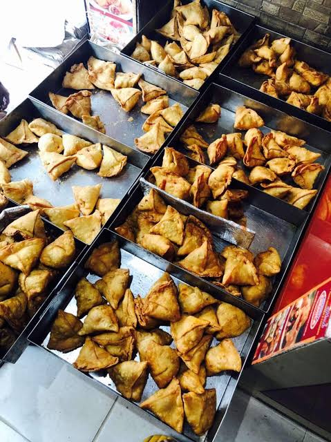 Samosa Hub - Samosa Hub, F-4/10, Mandir Marg, Block F, Krishna Nagar, Delhi, 110051, India
