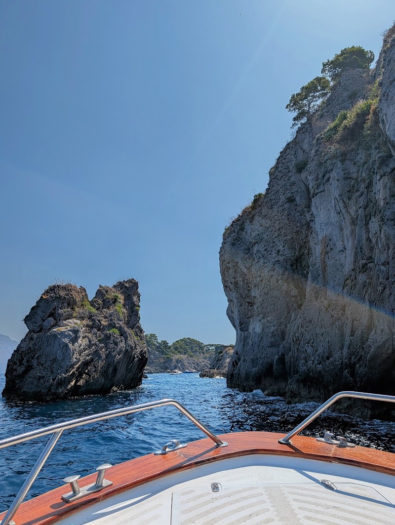 You Know! Sorrento - Amalfi coast - Capri - Ischia - You Know! Sorrento - Amalfi coast - Capri - Ischia Via Marina di Cassano, 19, 80063 Piano di Sorrento NA, Italy