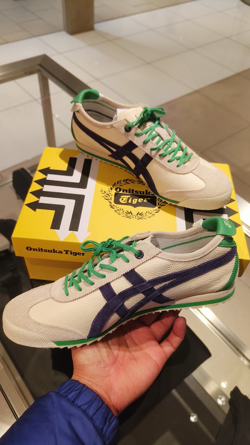 Onitsuka Tiger Namba City - Onitsuka Tiger Namba City, Japan, 〒542-0076 Osaka, Chuo Ward, Namba, 5-chōme−1−1番60号 なんばCITY 本館 地下1階
