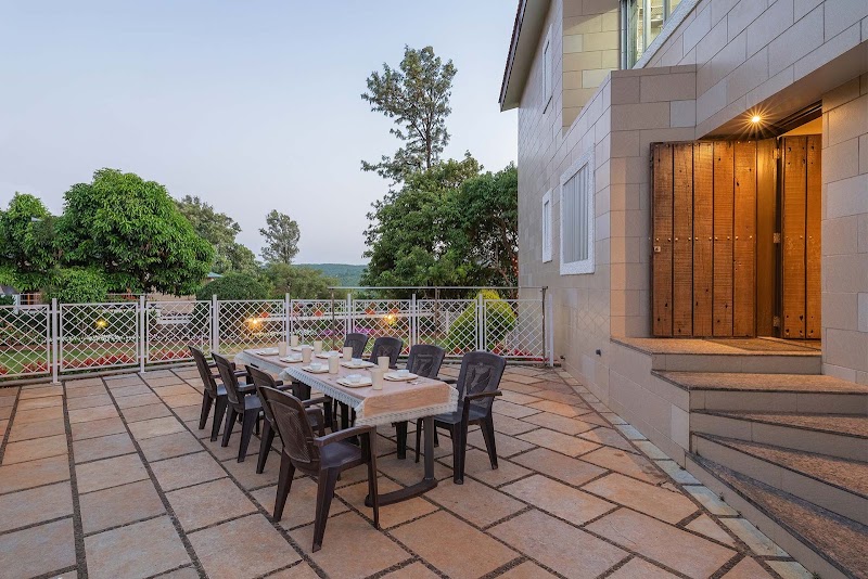 StayVista at Emilia Villa in Mahabaleshwar | 6 BHK Luxury Villa - StayVista at Emilia Villa in Mahabaleshwar | 6 BHK Luxury Villa, Shavik, Villa,Malas Estate, Panchgani - Mahabaleshwar Rd, Metgutad, Mahabaleshwar, Maharashtra 412806, India