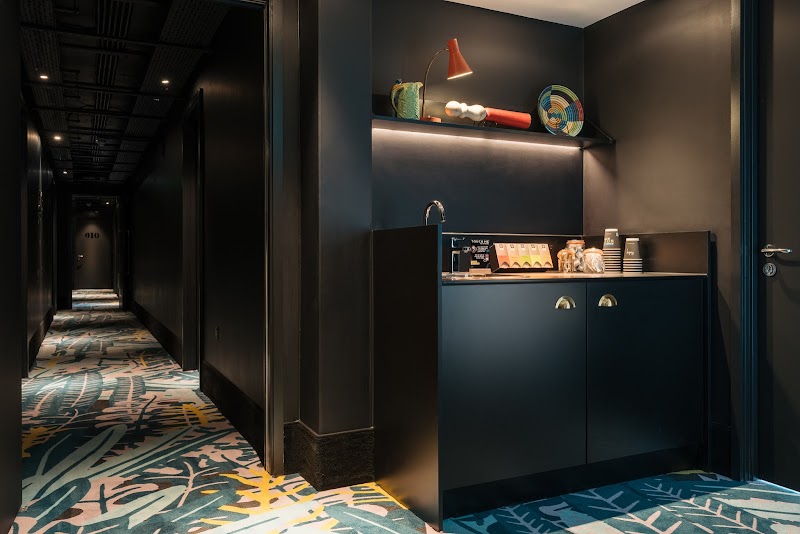 Ruby Zoe Hotel London by IHG - Ruby Zoe Hotel London by IHG 146, 164 Notting Hill Gate, London W11 3QG, UK