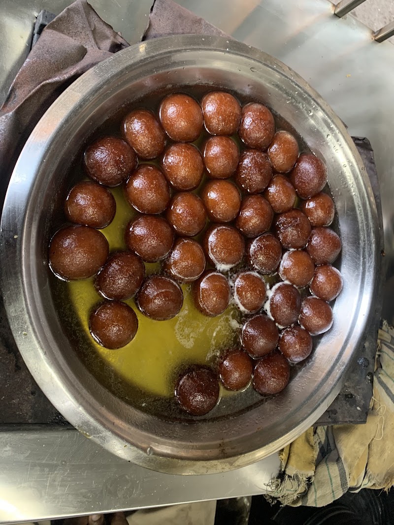 Bha- जी Samosa shop - Bha- जी Samosa shop, Block B, Vijay Nagar, Delhi, 110033, India
