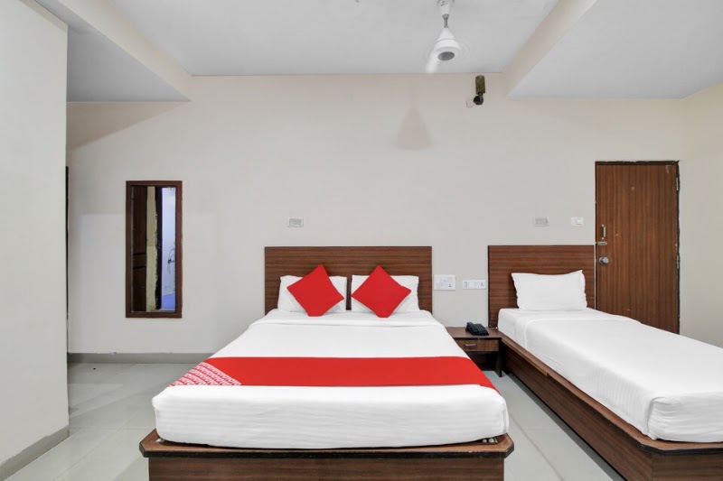 Super Collection O by OYO Abids Hyderabad Formerly Varaahi Inn - Super Collection O by OYO Abids Hyderabad Formerly Varaahi Inn D.no: 4-1-834/A/1, Abids Road, Hanuman Tekdi, Abids, Hyderabad, Telangana 500001, India