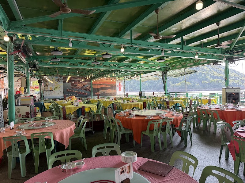Lamma Rainbow Seafood Restaurant - Lamma Rainbow Seafood Restaurant, G/F, 23-27 Lamma Island, Outlying, New Territories, Sok Kwu Wan First St, Lamma Island, New Territories, Hong Kong