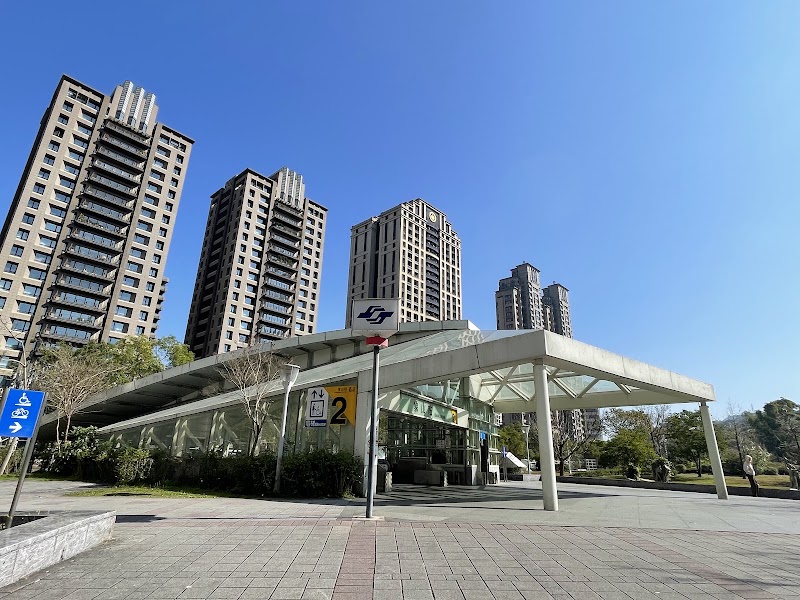 MRT Xiangshan Sta. - MRT Xiangshan Sta. Xinyi District, Taipei City, Taiwan 110
