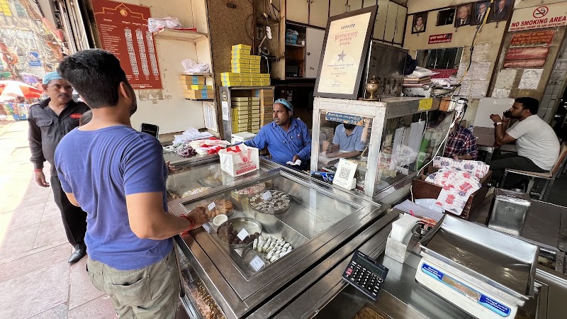 Chaina Ram Sindhi Halwai - Chaina Ram Sindhi Halwai Ground Floor, 6499, Katra Bariyan, near एक्सिस बैंक, Old Delhi, Fatehpuri, Chandni Chowk, Delhi, 110006, India