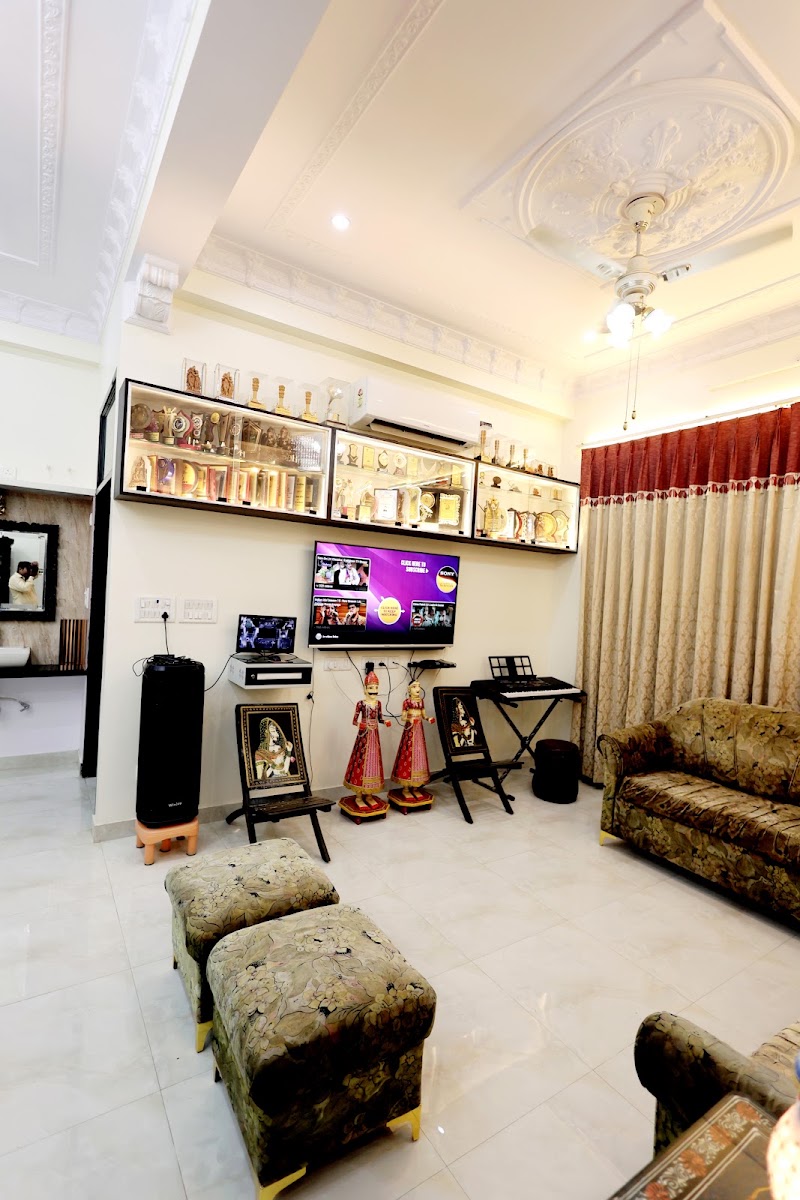 Hotel Jaipur Heritage Haveli (Airport Pick-up, Breakfast, Lunch & Dinner Available) - Hotel Jaipur Heritage Haveli (Airport Pick-up, Breakfast, Lunch & Dinner Available) Near, 22, Jawahar Circle, Opposite International Airport, Shankar Colony, Sangam Colony, Jagatpura, Jaipur, Rajasthan 302017, India