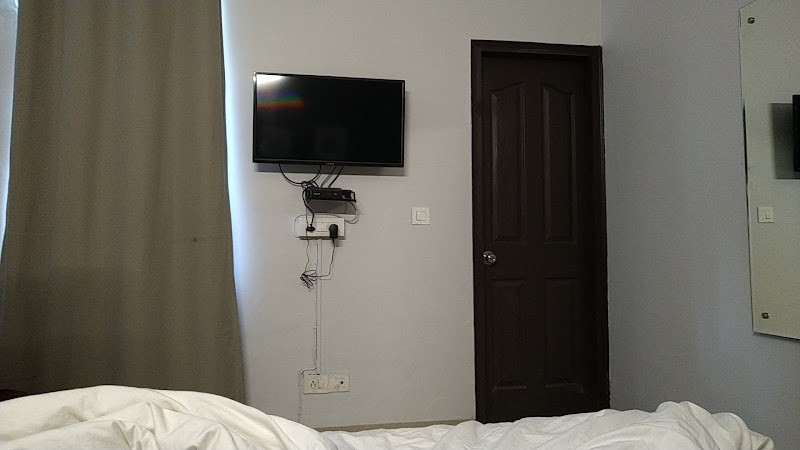 Hotel O Golden Villa - Hotel O Golden Villa B 1, near MARVEL HOMES, Block B, Sector 61, Noida, Uttar Pradesh 201307, India
