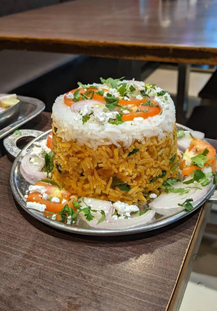 Shree Khodiyar Kathiyawadi Dhaba - Shree Khodiyar Kathiyawadi Dhaba, 6-12 Shreeji Residency, opposite Swaminarayan Mandir, Pushpvihar Society, Kabilpore, Navsari, Gujarat 396427, India