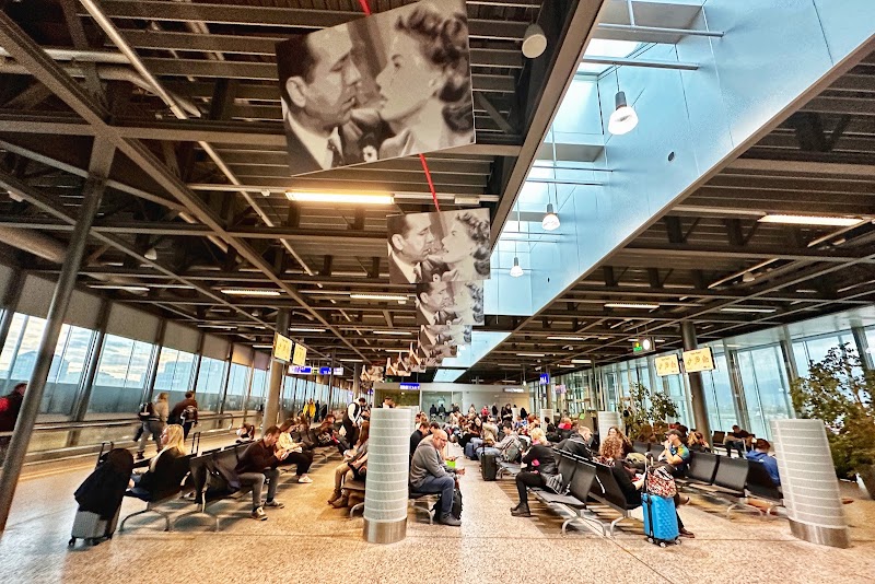 Geneva Airport - Geneva Airport Rte de l'Aéroport 21, 1215 Genève 15 Aéroport, Switzerland