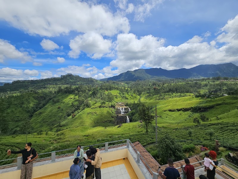 St.Clair Waterfall View point - St.Clair Waterfall View point, WJWW+W7V, Avissawella - Hatton - Nuwara Eliya Hwy, Talawakelle, Sri Lanka