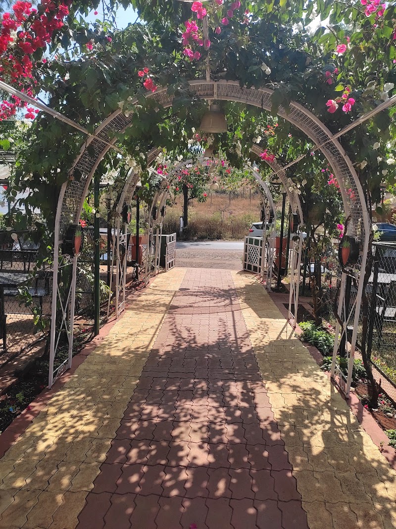 Garden Cafe - Garden Cafe Shop No 07 At Bhose Khind Mahableshwar Main Road, Panchgani - Mahabaleshwar Rd, Bhose, Maharashtra 412805, India