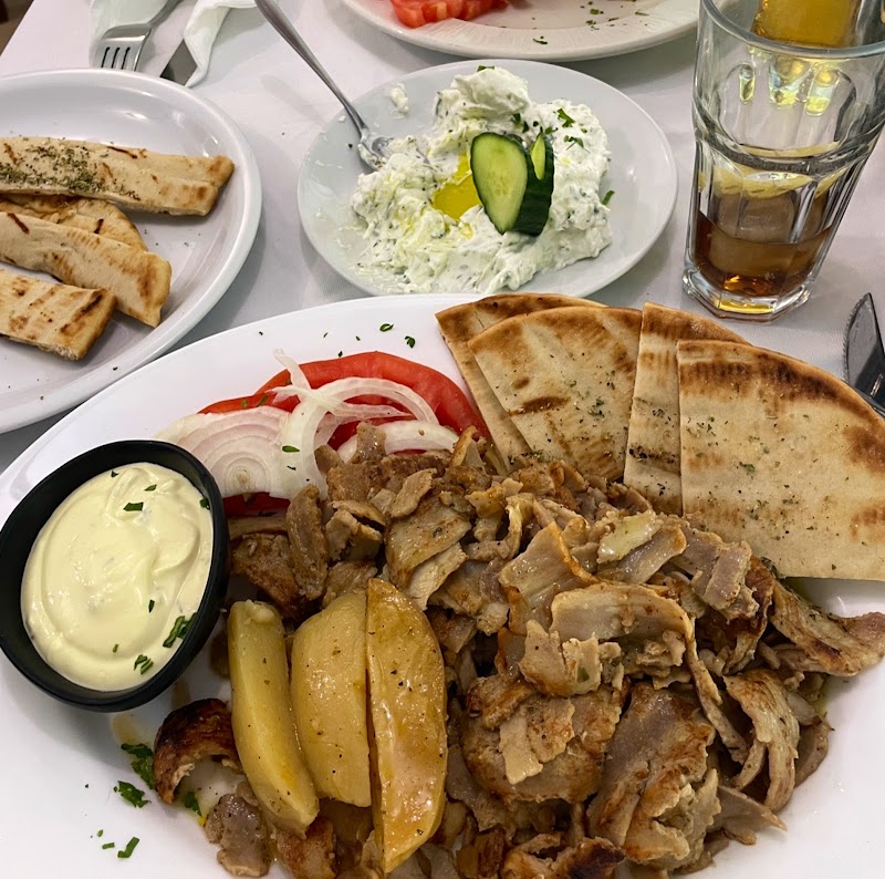 LIONDI Traditional Greek Restaurant - LIONDI Traditional Greek Restaurant, Makrigianni 19-21, Athina 117 42, Greece