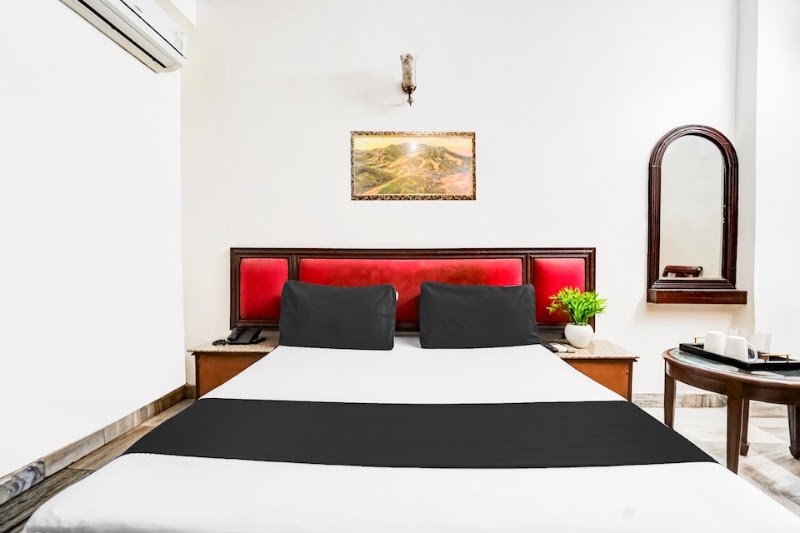 Hotel O Paharganj Near Railway Station Formerly Chand Palace - Hotel O Paharganj Near Railway Station Formerly Chand Palace Plot Number 54, Arakashan Rd, near Nav Shakti School, Arya Nagar, Paharganj, Delhi, New Delhi, Delhi 110055, India