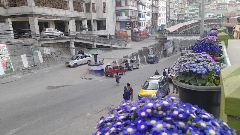 Snt bus stand last stopage near fly over - Snt bus stand last stopage near fly over Local Bus Stop, Lal Market Rd, Arithang, Gangtok, Sikkim 737101, India