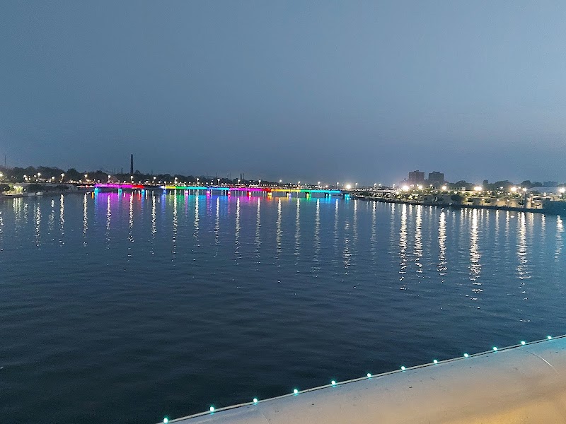 Atal Bridge - Atal Bridge Sabarmati Riverfront Walkway W, Narayan Nagar Society, Kocharab, Paldi, Ahmedabad, Gujarat 380006, India