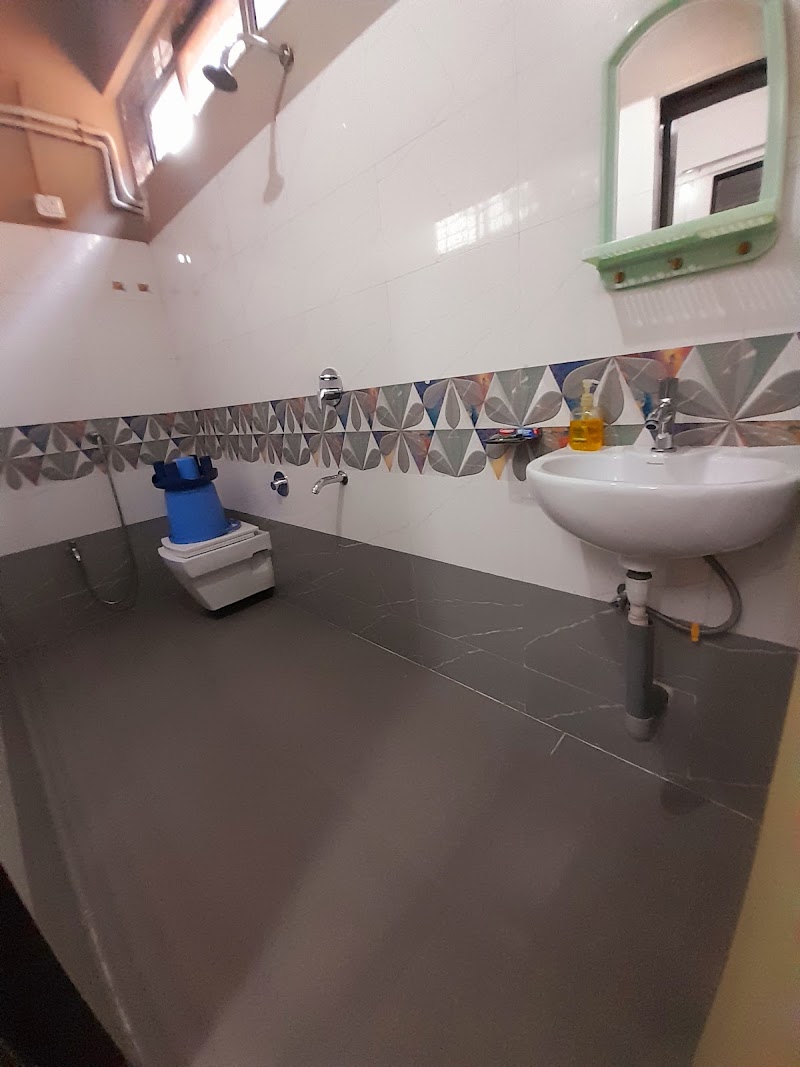 OM Lodging - OM Lodging, Sunrise tower, Opposite Court building, Mahadik compound Nardave naka, Mumbai - Goa Hwy, Kankavli, Maharashtra 416602, India