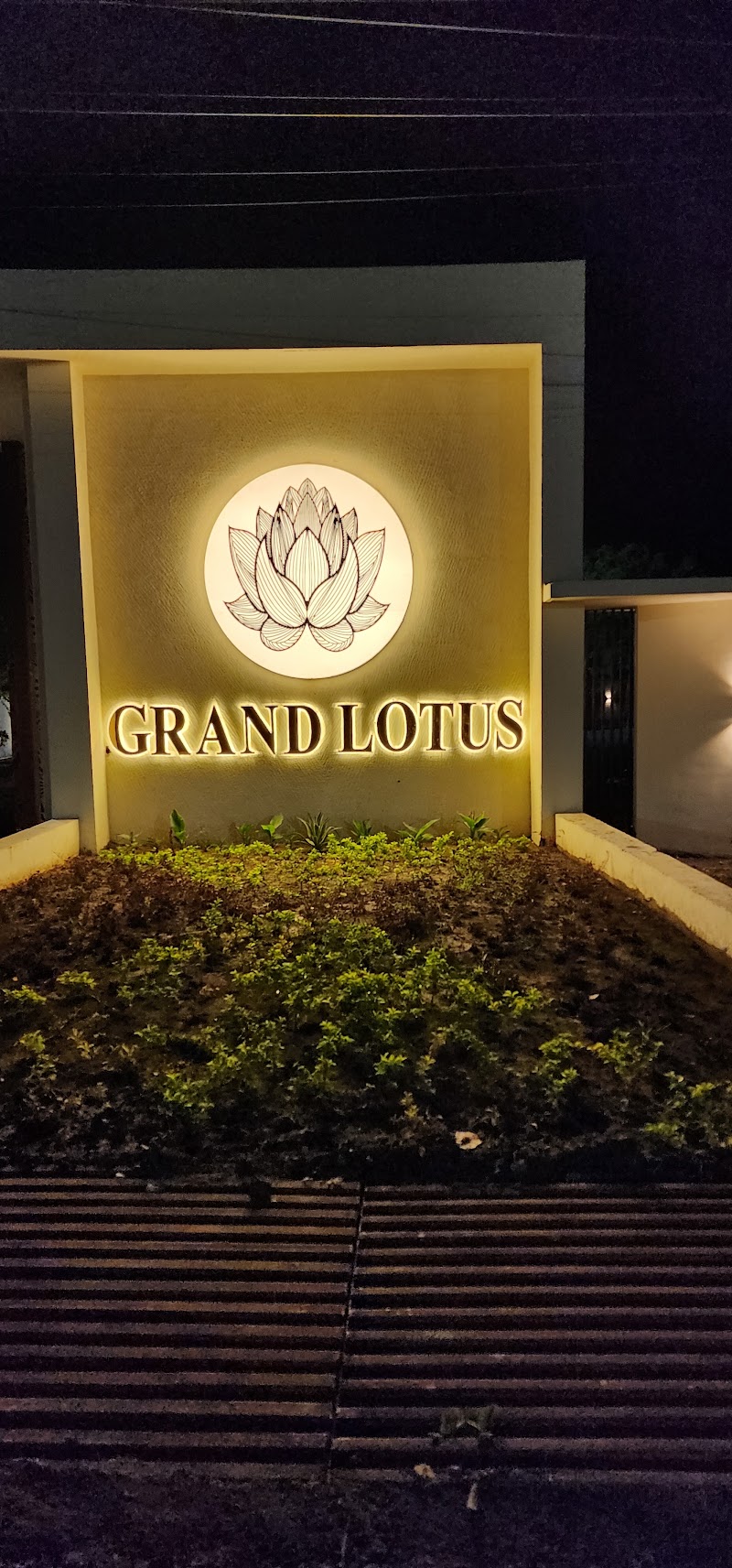 Hotel Grand Lotus - Hotel Grand Lotus, 346M+R6J, Main Road, beside Hightech Bus Stand, Tifra, Bilaspur, Deori, Chhattisgarh 495001, India