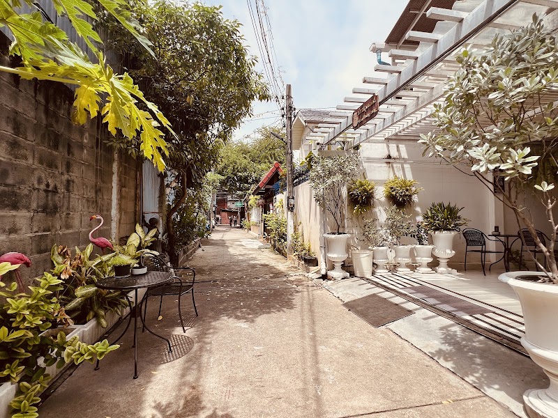 Ban Thungdang Housetel Bangkok - Ban Thungdang Housetel Bangkok 117 Trok Sin, Khwaeng Wat Bowon Niwet, Pranakorn Krung Thep Maha Nakhon 10200, Thailand