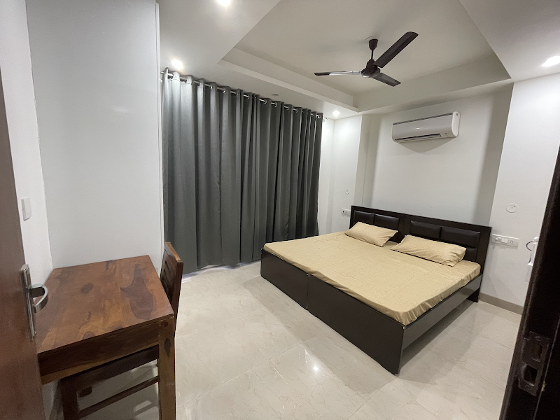 PG in Sector 38 near Medanta - Blossom Stayz