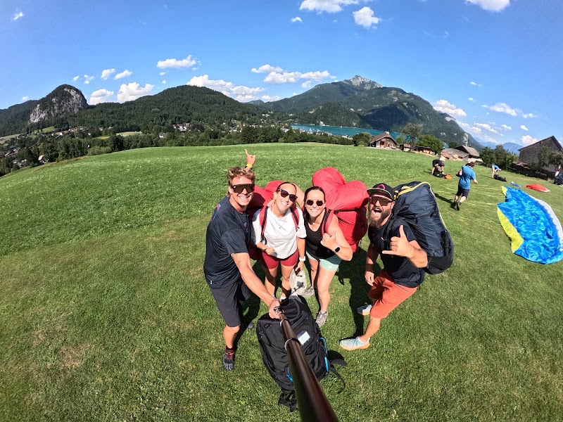 Tandem Paragliding & Flugschule Salzkammergut - Tandem Paragliding & Flugschule Salzkammergut, Konrad-Lesiak-Platz 5, 5340 St. Gilgen, Austria