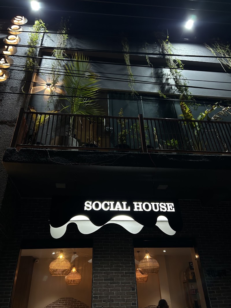 Social House