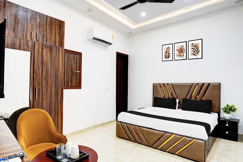Hotel O Stars Hotel - Hotel O Stars Hotel plot no-101JJ Colony, Rajat Vihar, Block B, Sector -52, Sector 62, Noida, Uttar Pradesh 201020, India