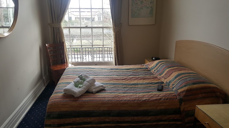 Gardners Inn Hotel - Gardners Inn Hotel 255 Great Western Hwy, Blackheath NSW 2785, Australia