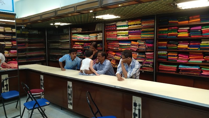 Indian Silk House Agencies Rash Behari Avenue - Indian Silk House Agencies Rash Behari Avenue, 129A, Rash Behari Ave, Triangular Park, Dover Terrace, Ballygunge, Kolkata, West Bengal 700029, India
