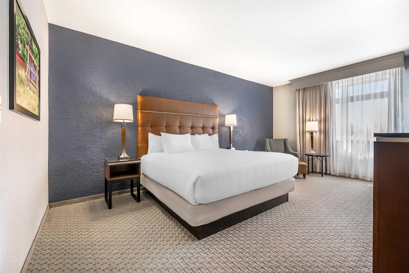 Drury Plaza Hotel Flagstaff - Drury Plaza Hotel Flagstaff, 300 S Milton Rd, Flagstaff, AZ 86001, USA