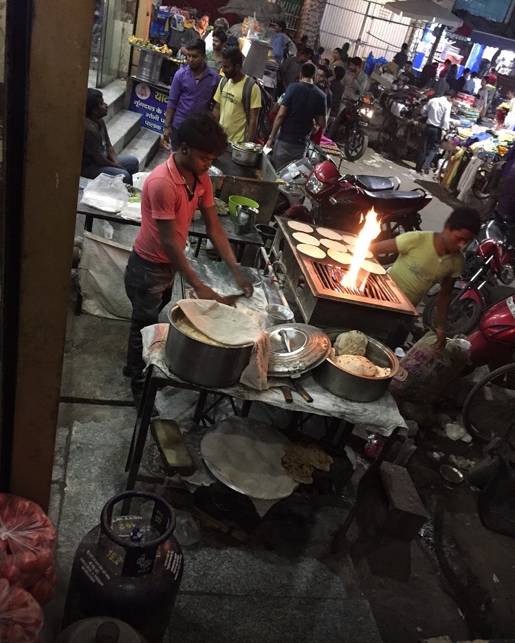 Sialkoti Vaishno Dhaba - Sialkoti Vaishno Dhaba opp. Main Post Office, Sadar Bazar, Sector 12, Gurugram, Haryana 122001, India