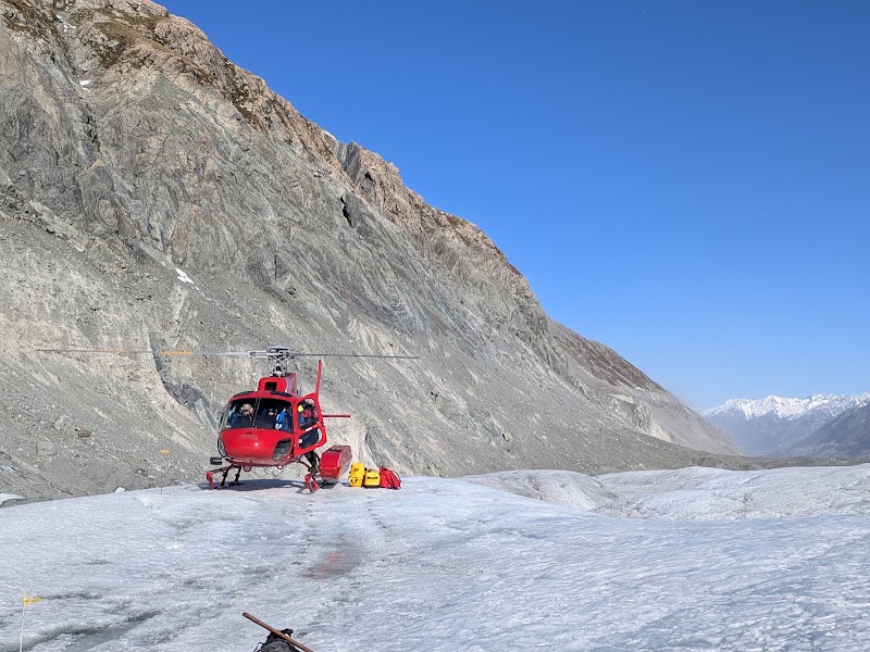 Tasman Glacier - Tasman Glacier, Aoraki/Mount Cook National Park 81 Bowen Dr, Canterbury 7999, New Zealand