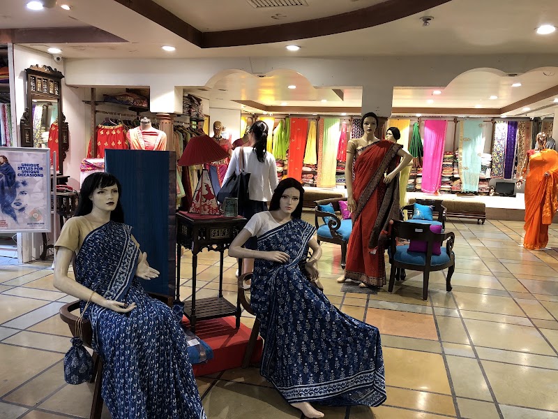 Central Cottage Industries Emporium - Central Cottage Industries Emporium Gate No 3, Jawahar Vyapar Bhawan, Janpath Rd, beside The Eastern Court Janpath Metro Station, HC Mathur Lane, New Delhi, Delhi 110001, India